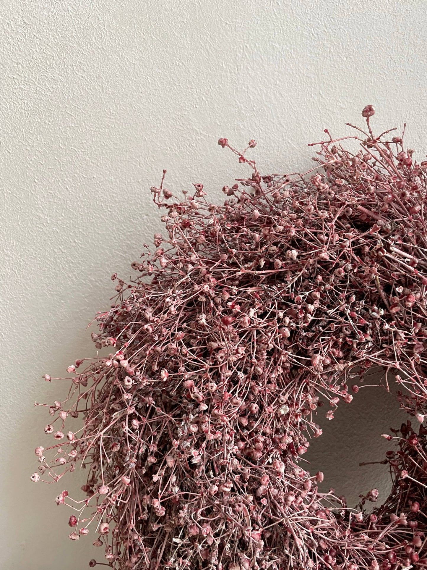 Gypsophilia Wreath in Berry Pink