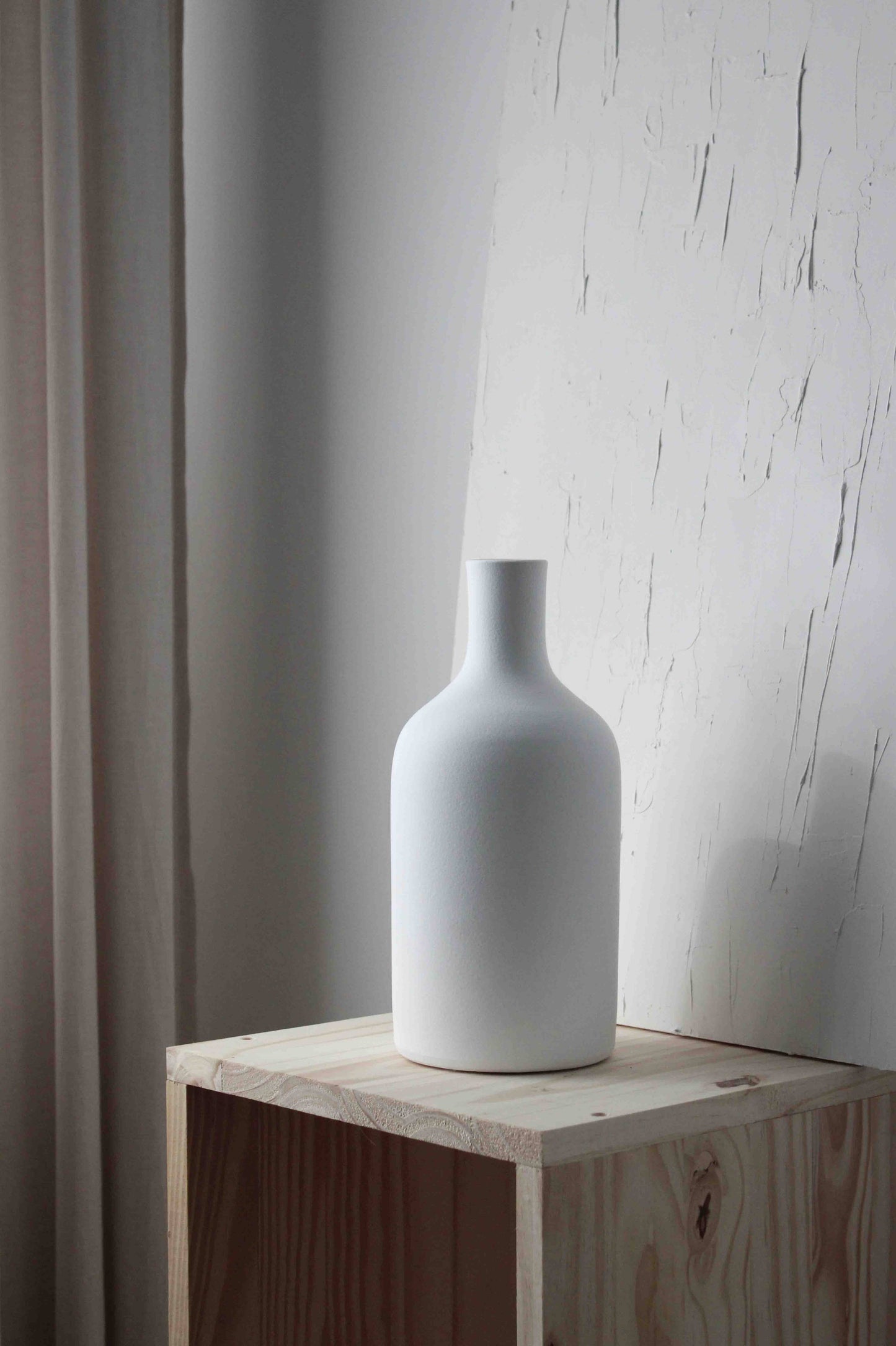 White Ceramic Vase - Blanc Collection 02