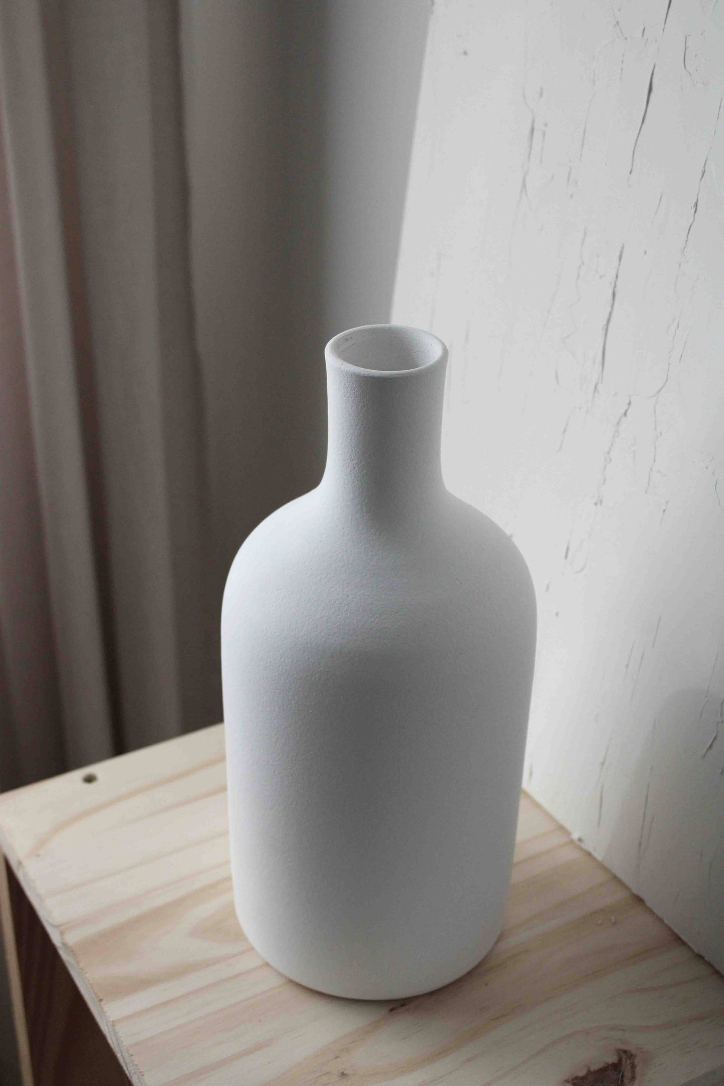 White Ceramic Vase - Blanc Collection 02